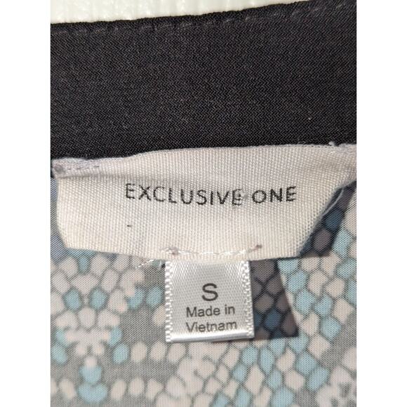 Exclusive One Chevron Zigzag Sleeveless Top Size Small Blue Black White - Picture 6 of 13